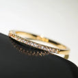 Anillo minimalista de circonita Elyse – imagen 4