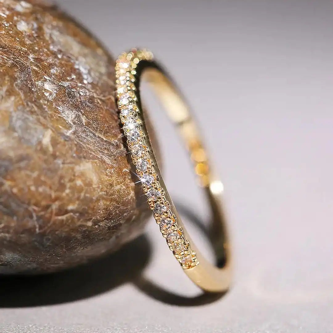 Anillo minimalista de circonita Elyse
