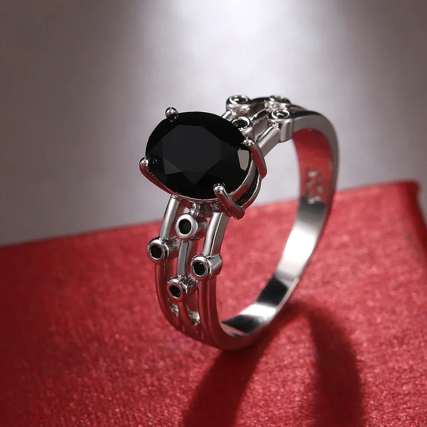 Anillo clásico Noir de circonita