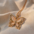 Collar con colgante de mariposa de cristal hueco – imagen 2
