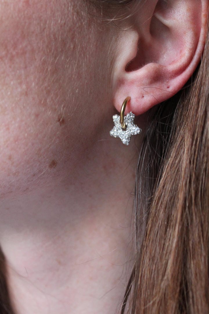 Pendientes aro con estrella pavé – imagen 3
