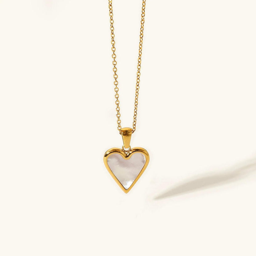 Collar con colgante de corazón brillante
