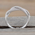 Anillo retorcido de circonio de lujo