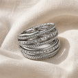 Anillo de cruz de circonita por capas