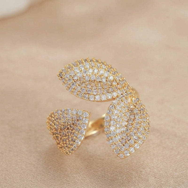 Anillo Luxe de trébol con circonita