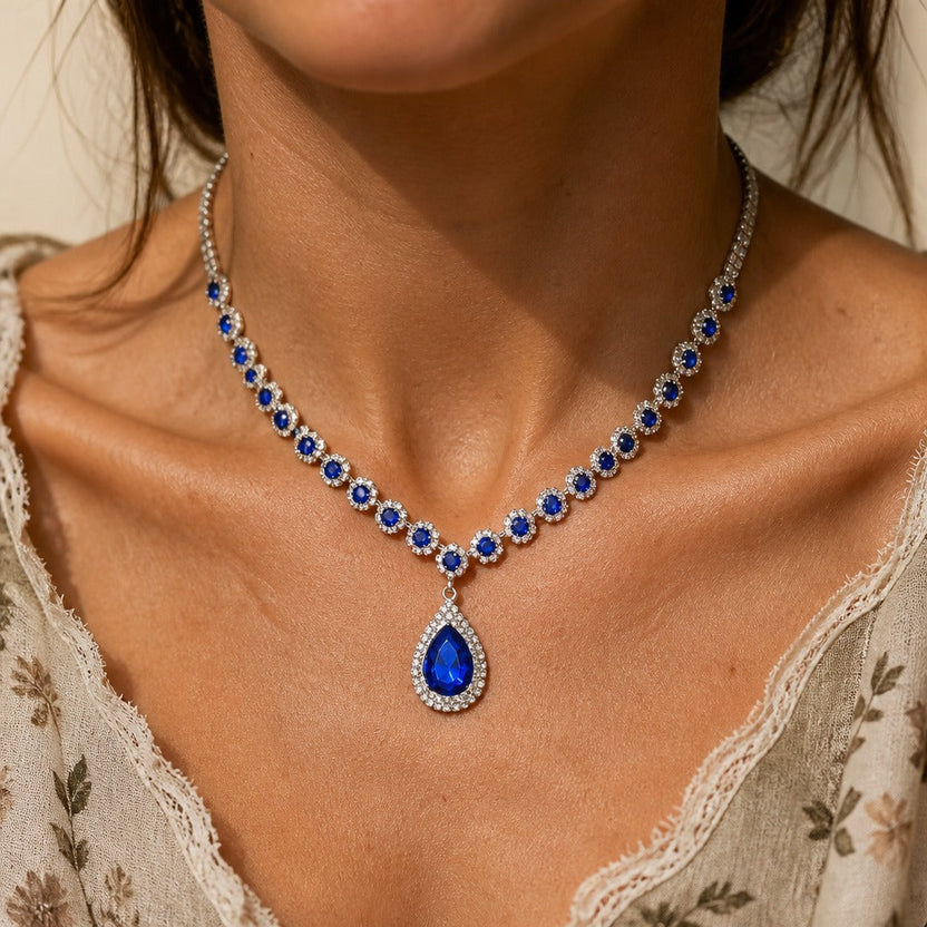 Collar colgante de zafiro azul majestuoso