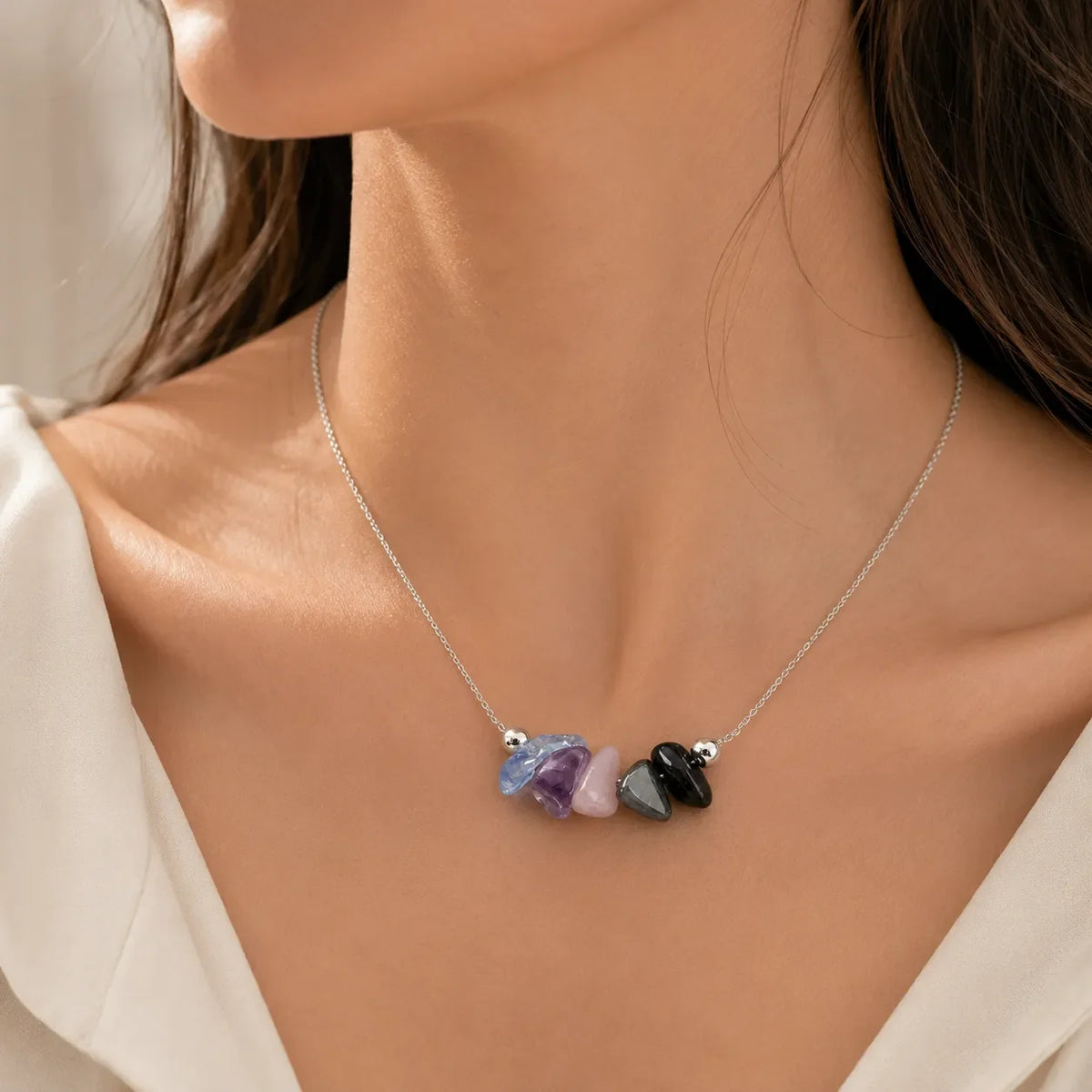 Collar minimalista de cristal en bruto