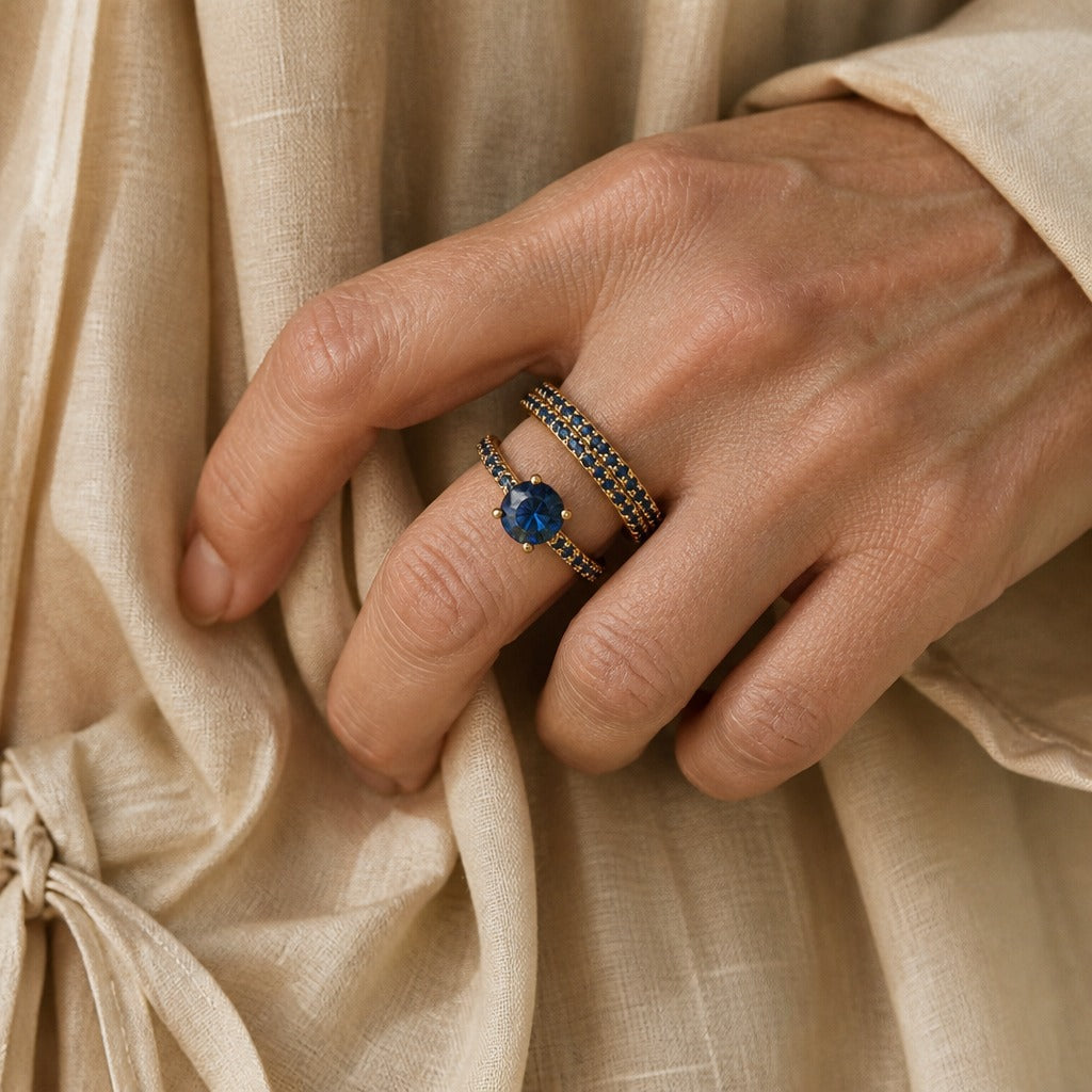 Conjunto de anillos minimalistas de circonita azul — Carmen, Lucía & Rocío