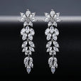 Pendientes florales de circonita blanca