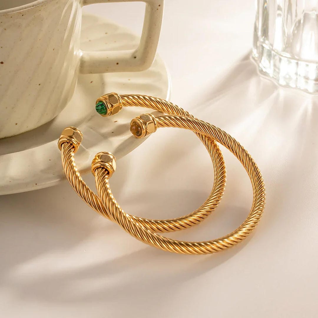 Brazalete dorado con gemas – imagen 7