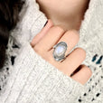 Anillo statement de piedra lunar Elizabeth – imagen 2