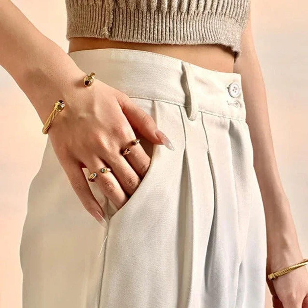 Brazalete dorado con gemas – imagen 16