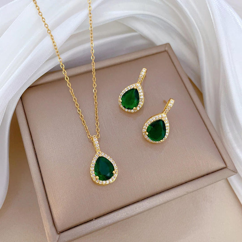 Conjunto real esmeralda y oro — Carmen, Lucía & Rocío