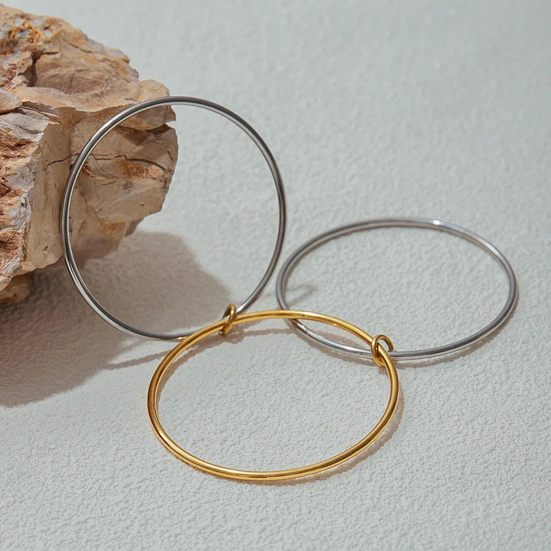Pulsera apilable bicolor atemporal – imagen 4