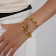 Pulsera elegante de cadena dorada en capas – imagen 4