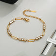 Pulsera de cadena dorada con cristales brillantes – imagen 2