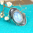 Anillo statement de piedra lunar Elizabeth