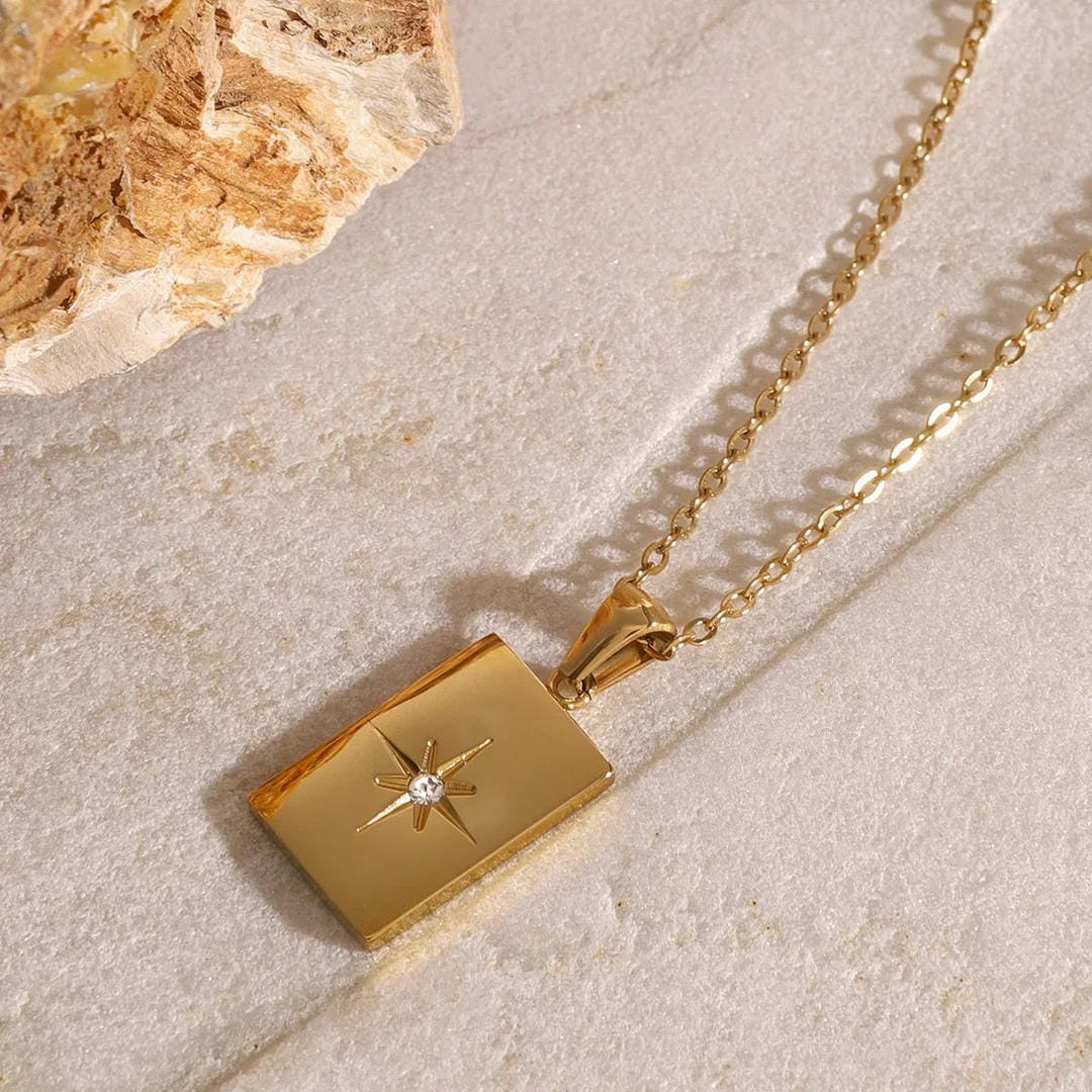 Collar elegante triple de cadena dorada – imagen 2