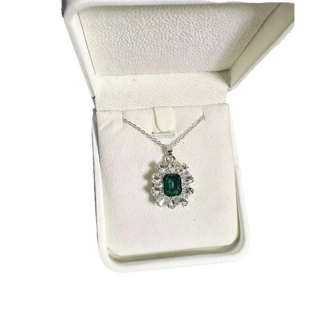 Collar vintage de cristal esmeralda – imagen 2