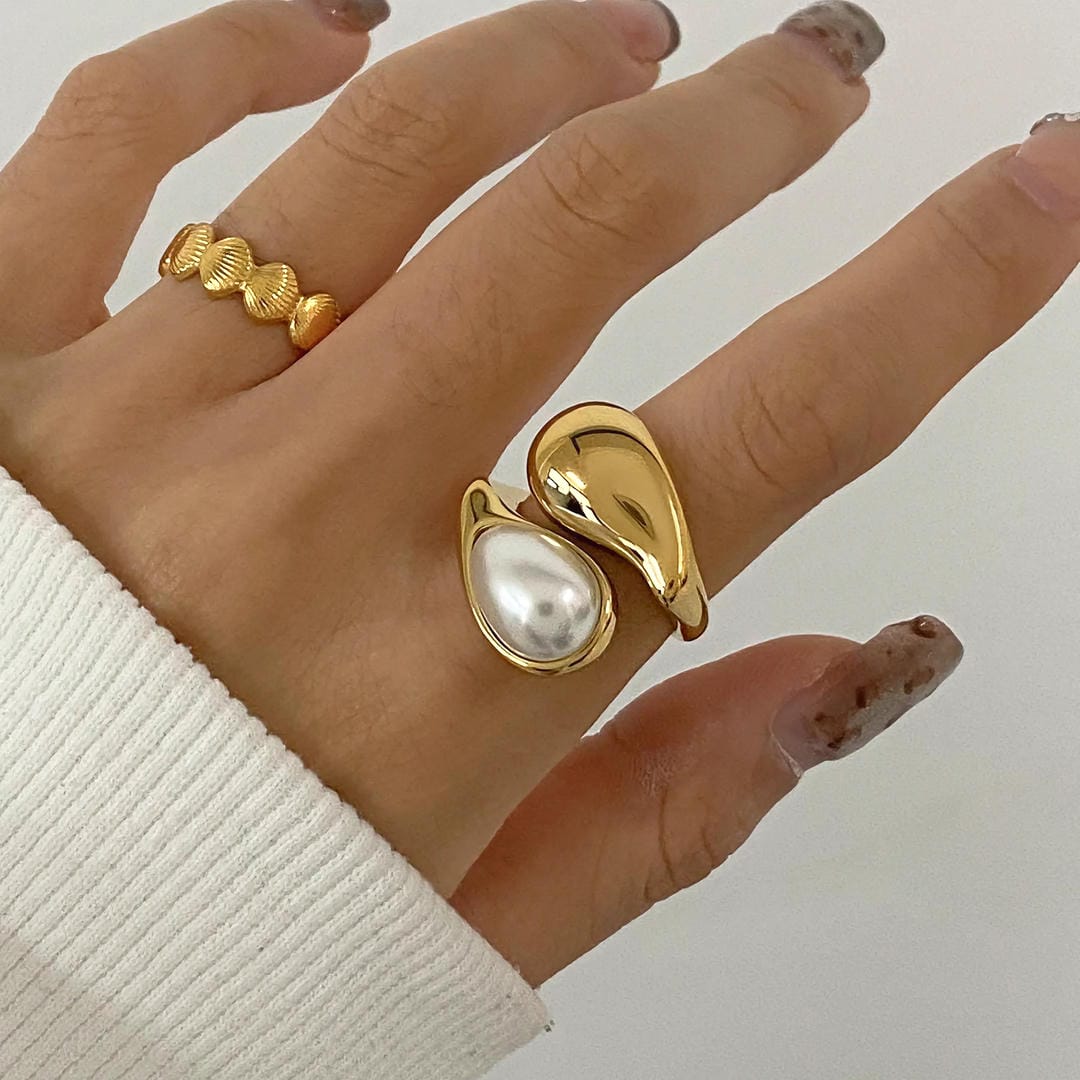 Anillo de oro esculpido con perla deslumbrante Maria – imagen 4