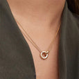 Collar deslumbrante con detalle de anillo – imagen 3