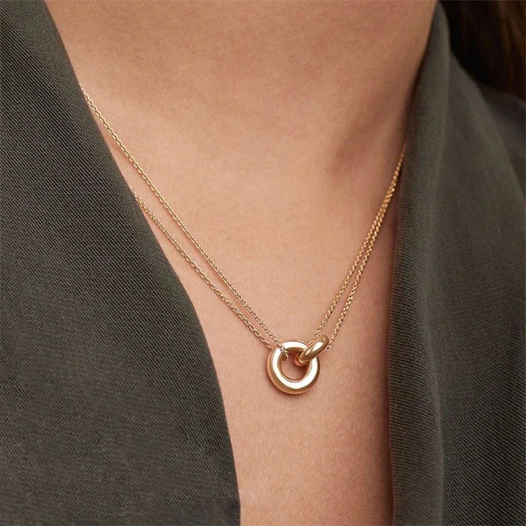 Collar deslumbrante con detalle de anillo – imagen 3