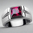 Anillo vintage con cristal cuadrado