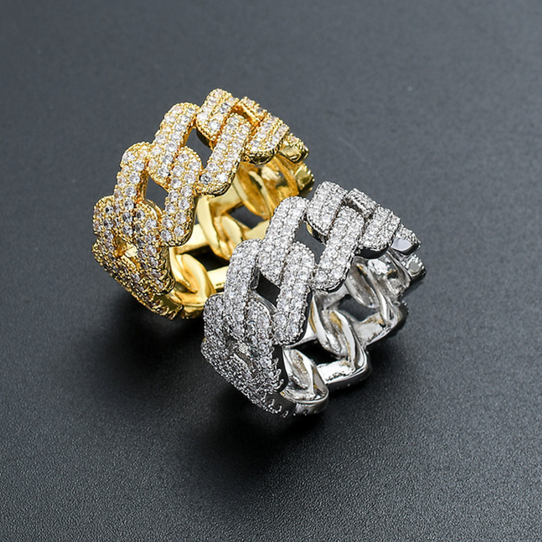 Anillo elegante de oro y plata con circonitas incrustadas