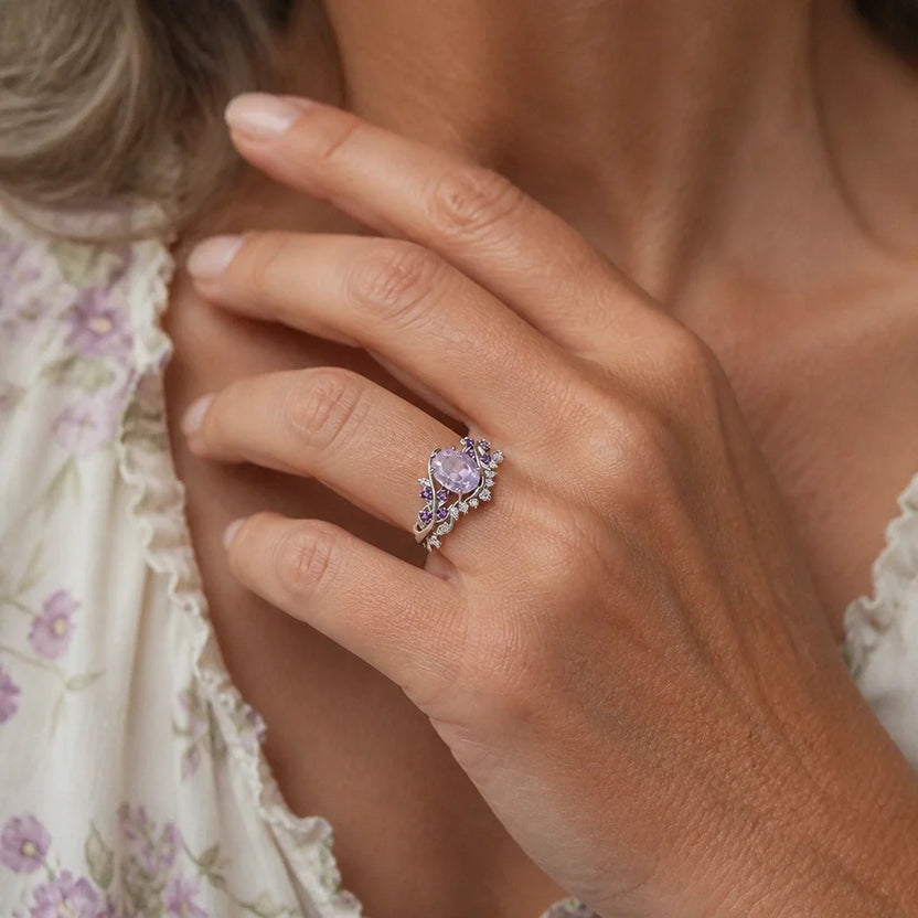 Anillo de plata con talla ovalada