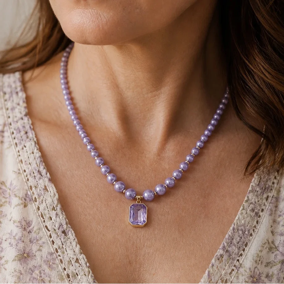 Collar de cadena de perlas con colgante de amatista