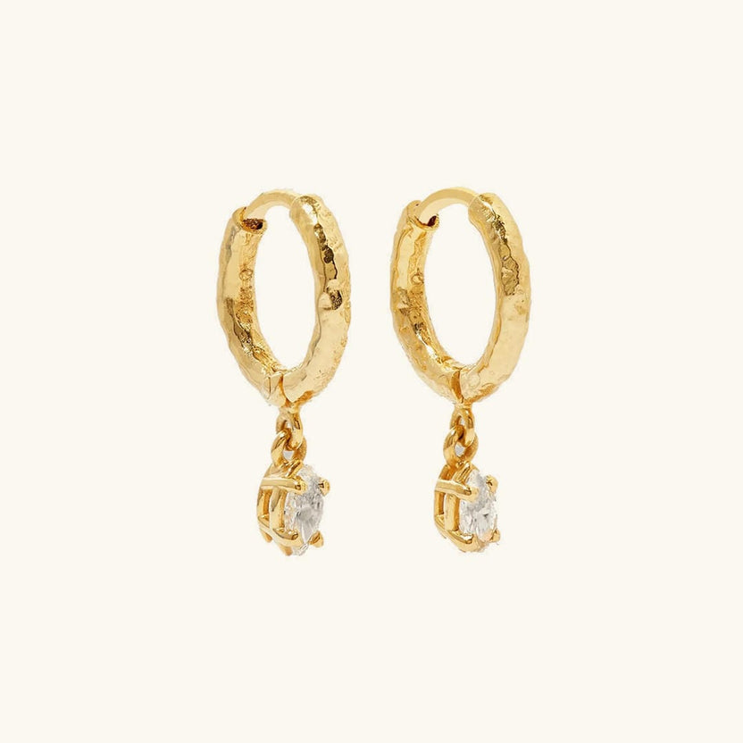 Pendientes de aro martillados de cristal en dorado