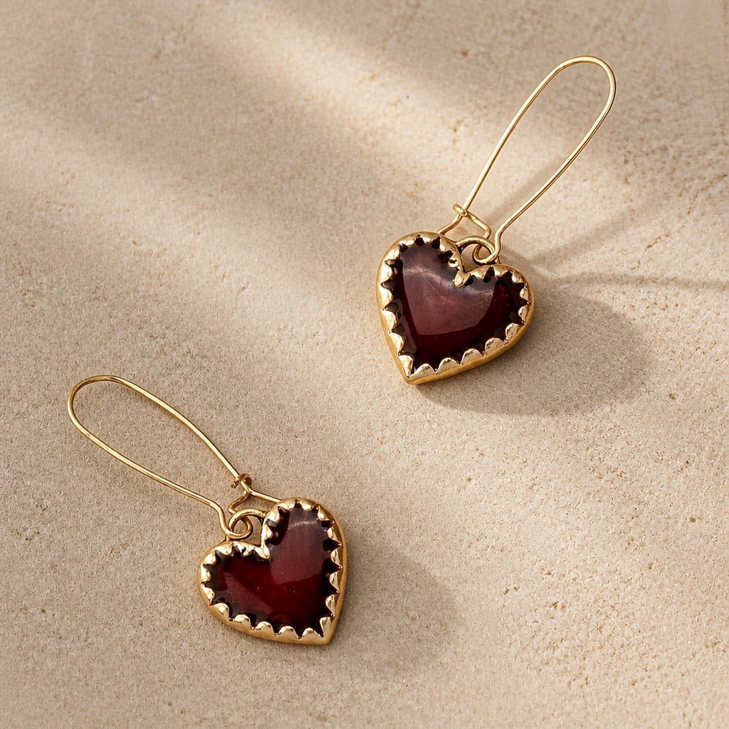 Pendientes colgantes dorados Corazón Rojo — Carmen, Lucía & Rocío