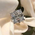 Anillo atemporal dorado de circonita cúbica – imagen 2
