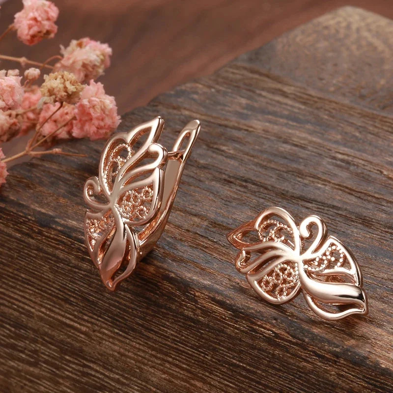 Pendiente de gota vintage con flor en oro rosa – imagen 2