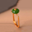 Anillo cuadrado de jade encantador