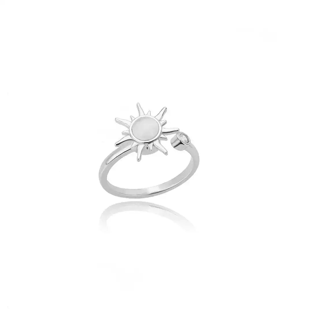 Anillo celestial de oro con piedra de luna y rayo de sol – imagen 6