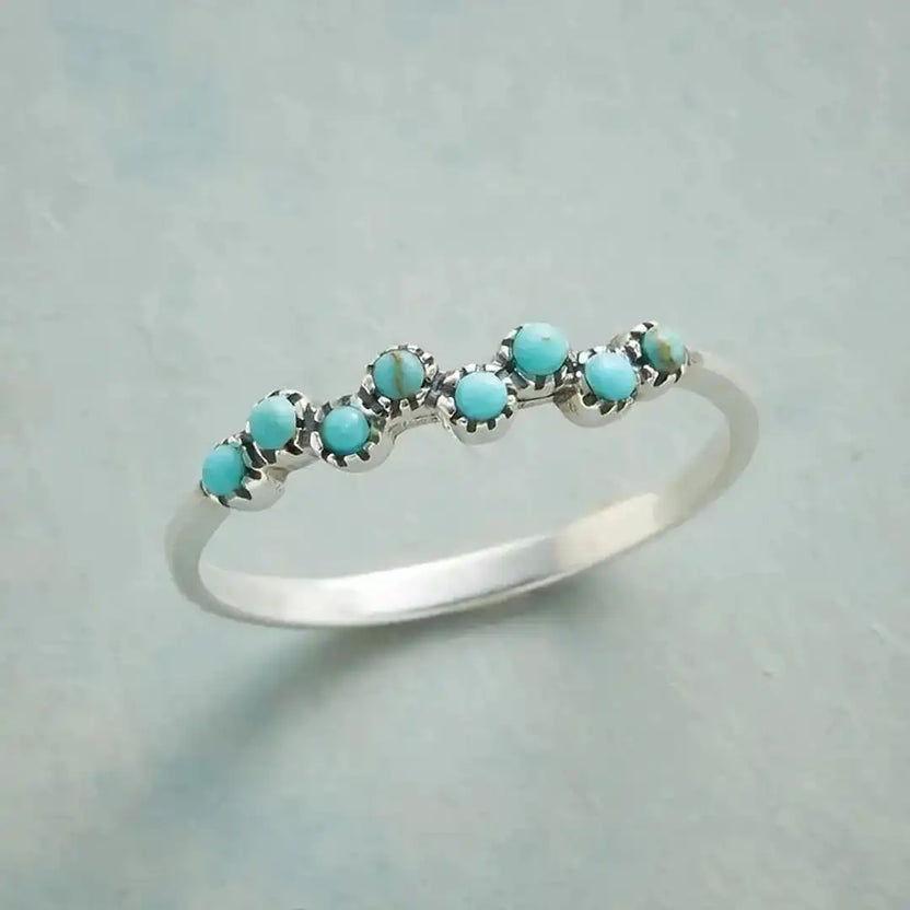 Anillo de turquesa atemporal con cuentas