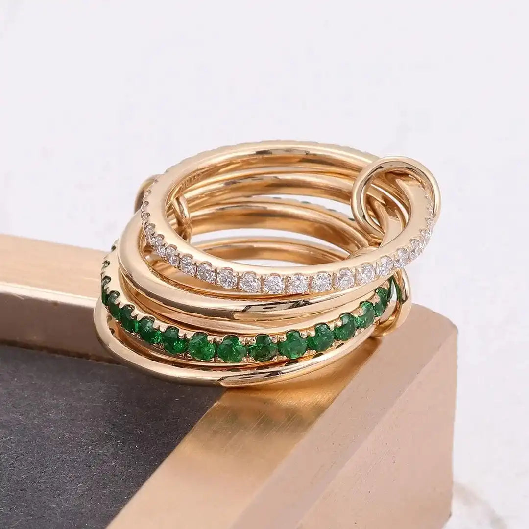 Anillo apilable de oro rosa con cristales brillantes – imagen 3