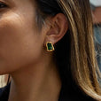 Pendientes cuadrados atemporales de circonita dorada – imagen 2
