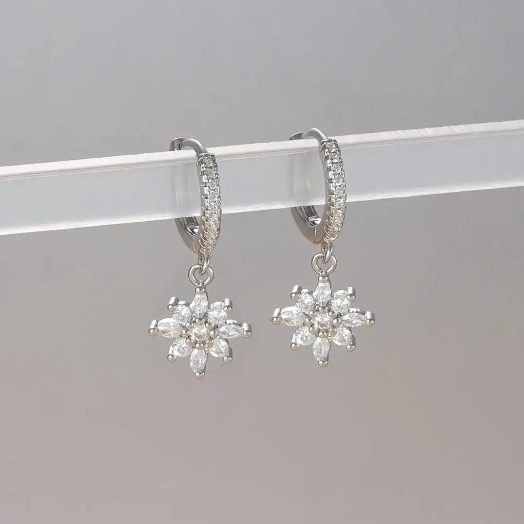 Pendientes colgantes clásicos de copo de nieve de cristal – imagen 4