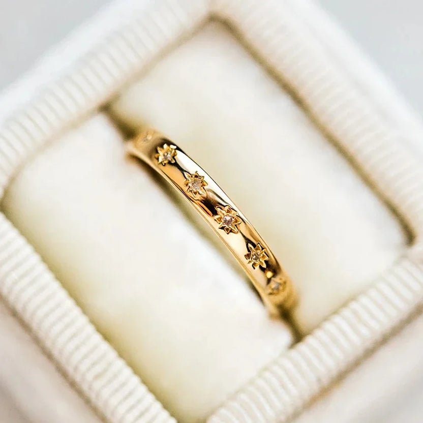 Anillo opulento de estilo coreano