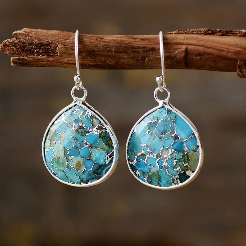 Pendientes bohemios de textura dorada con turquesa – imagen 2