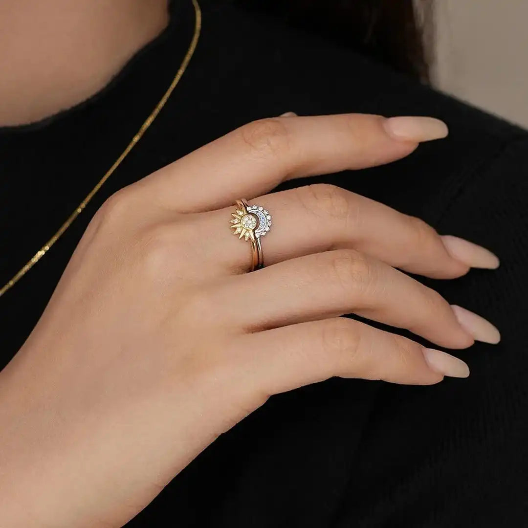 Set de anillos atemporales de plata con circonita sol y luna – imagen 2