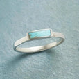 Anillo clásico de plata con turquesa en barra