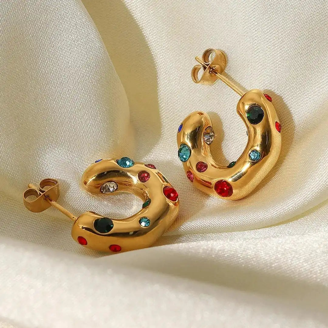 Pendientes de aro circular dorados con circonitas brillantes – imagen 2