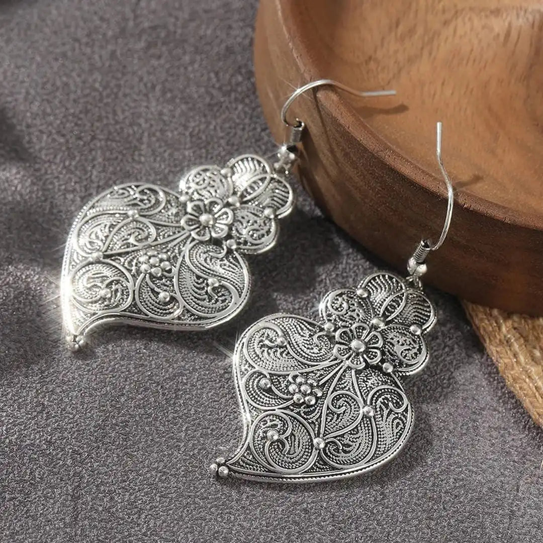 Pendientes encantadores de hoja plateada – imagen 2