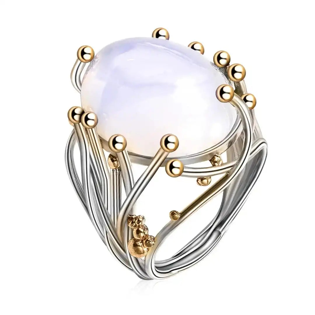 Anillo protagonista Aura Galáctica de piedra de luna — Carmen, Lucía & Rocío
