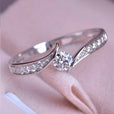 Anillo minimalista de circonita lujoso – imagen 2