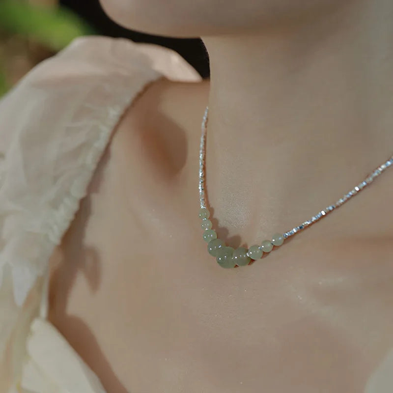 Collar minimalista de cadena con cuentas de jade – imagen 2