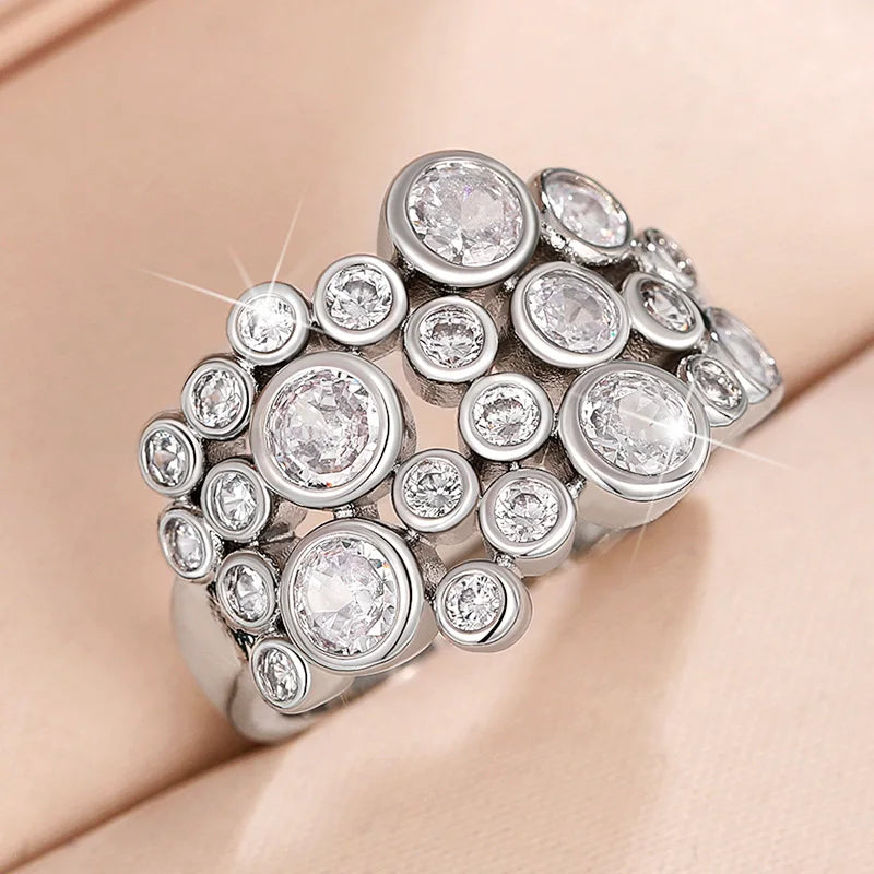 Anillo lujoso redondo de circonita cúbica